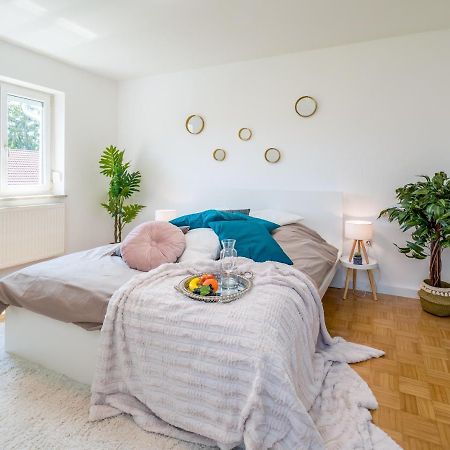 Eg Links-Wunderschoene 70M Grosse 2-Zimmer City Wohnung Naehe Salzburg Freilassing Dış mekan fotoğraf