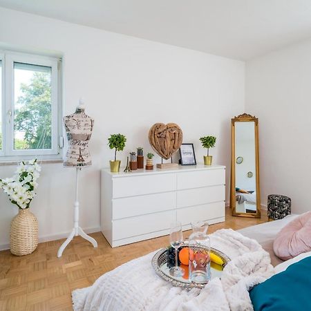 Eg Links-Wunderschoene 70M Grosse 2-Zimmer City Wohnung Naehe Salzburg Freilassing Dış mekan fotoğraf