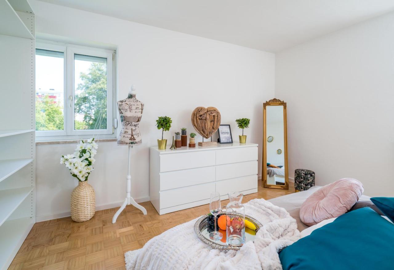 Eg Links-Wunderschoene 70M Grosse 2-Zimmer City Wohnung Naehe Salzburg Freilassing Dış mekan fotoğraf